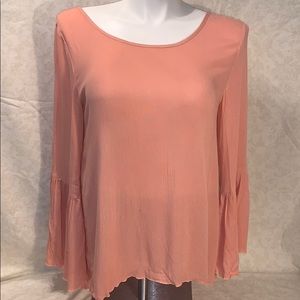 Mi Ami coral flowy poet sleeved blouse.